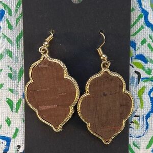 Wonderful geometric and modern, but conservative earrings